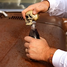 Flasköppnare Döskalle Gift Iron & Glory