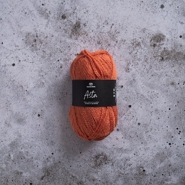 Asta Garn Ullmiks 50 g Oransje Svarta Fåret