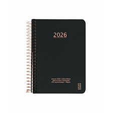 Kalender A6 2026 Vecka Per Uppslag Black KOZO