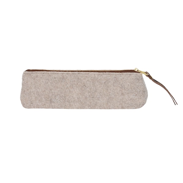 Pennal i økologisk ull Sand 20 cm P.A.P & PAPERSTYLE