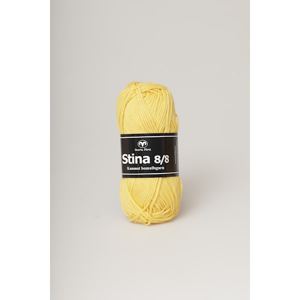 Stina 8/8 Garn Bomull 50 g gul 231 Svarta Fåret