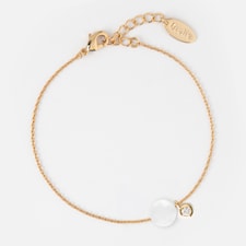 Gullbelagt armbånd med hvit opal