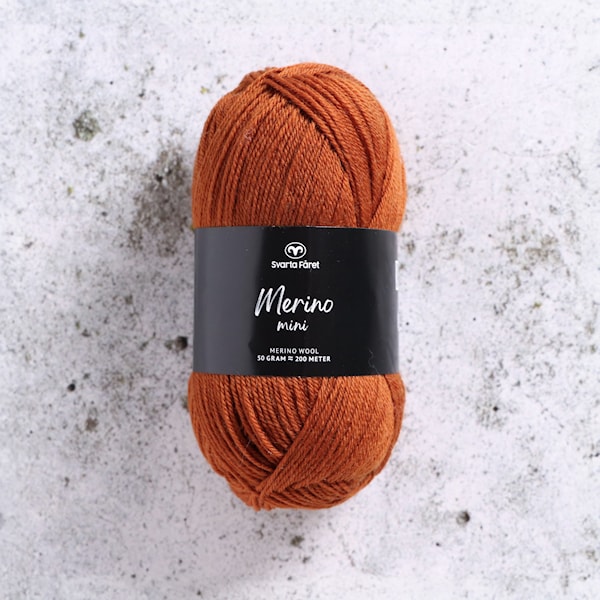 Merino Mini 50g Mammoth (19) Svarta Fåret