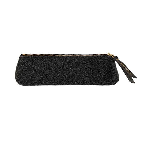 Pennal i økologisk ull Black 20 cm P.A.P & PAPERSTYLE